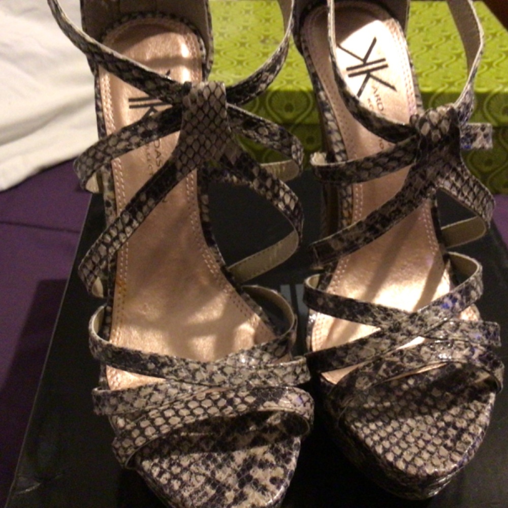 Nwt Kardashian Kollection Python Multi 7m - image 4